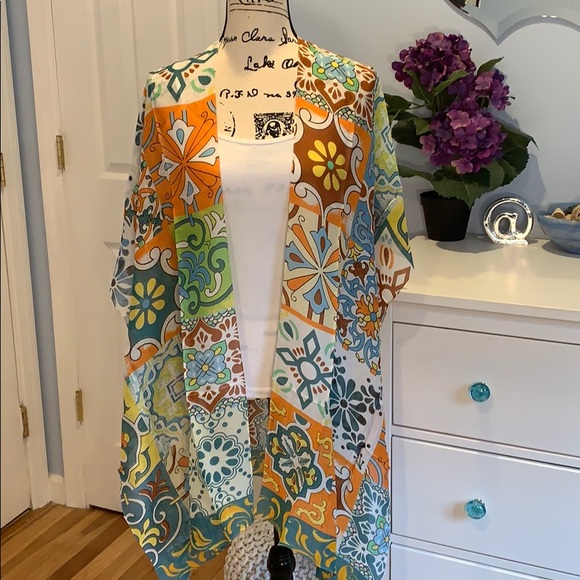 Vibrant Moroccan Tile Kimono - Picture 7 of 11